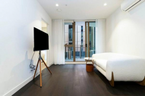 Southbank 2 Bedroom Apartment with Free parking
